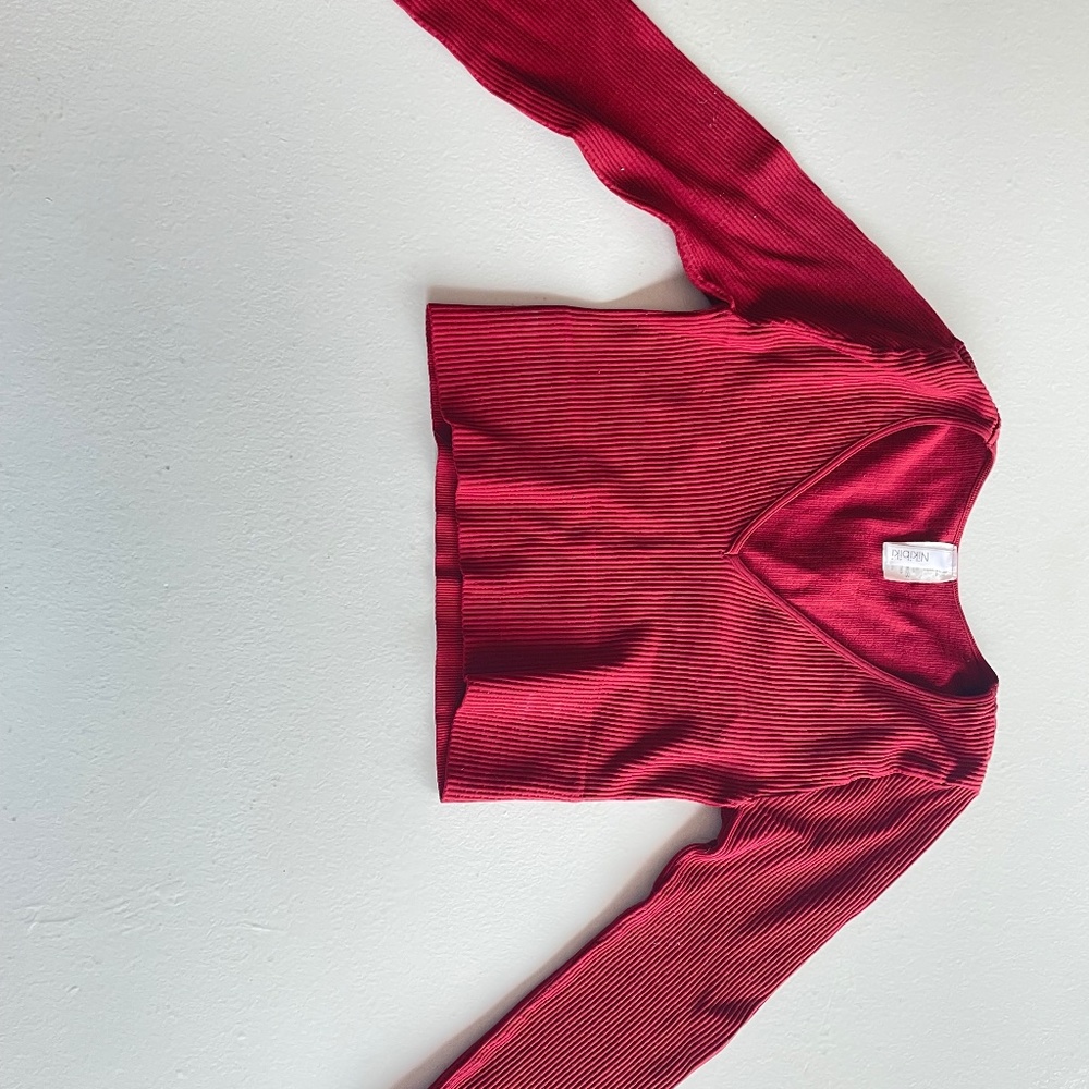 Nikibiki red cropped long sleeve top
